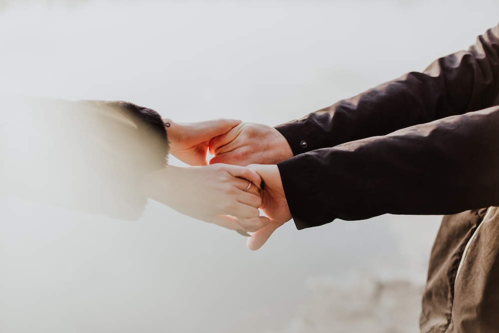 Married Couple Holding Hands For Marriage Counseling Priscilla Du Preez Rf5u Ixqxzg Unsplash